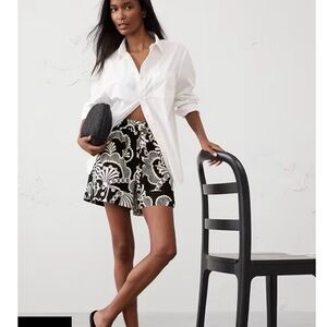 Banana Republic Black and White Patterned Mid-Rise Shorts